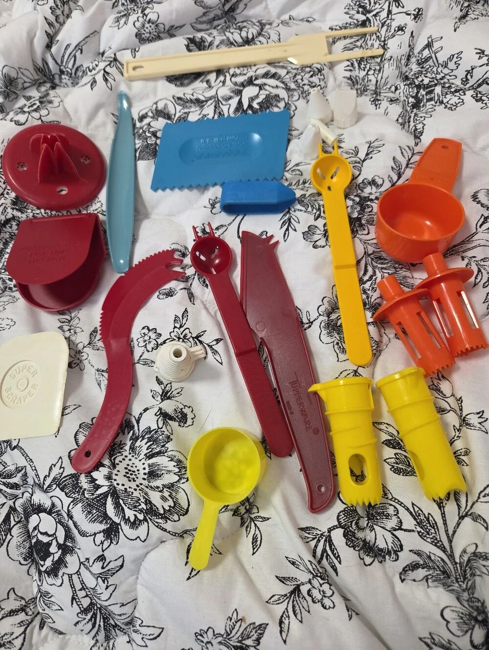 Tupperware mix both
